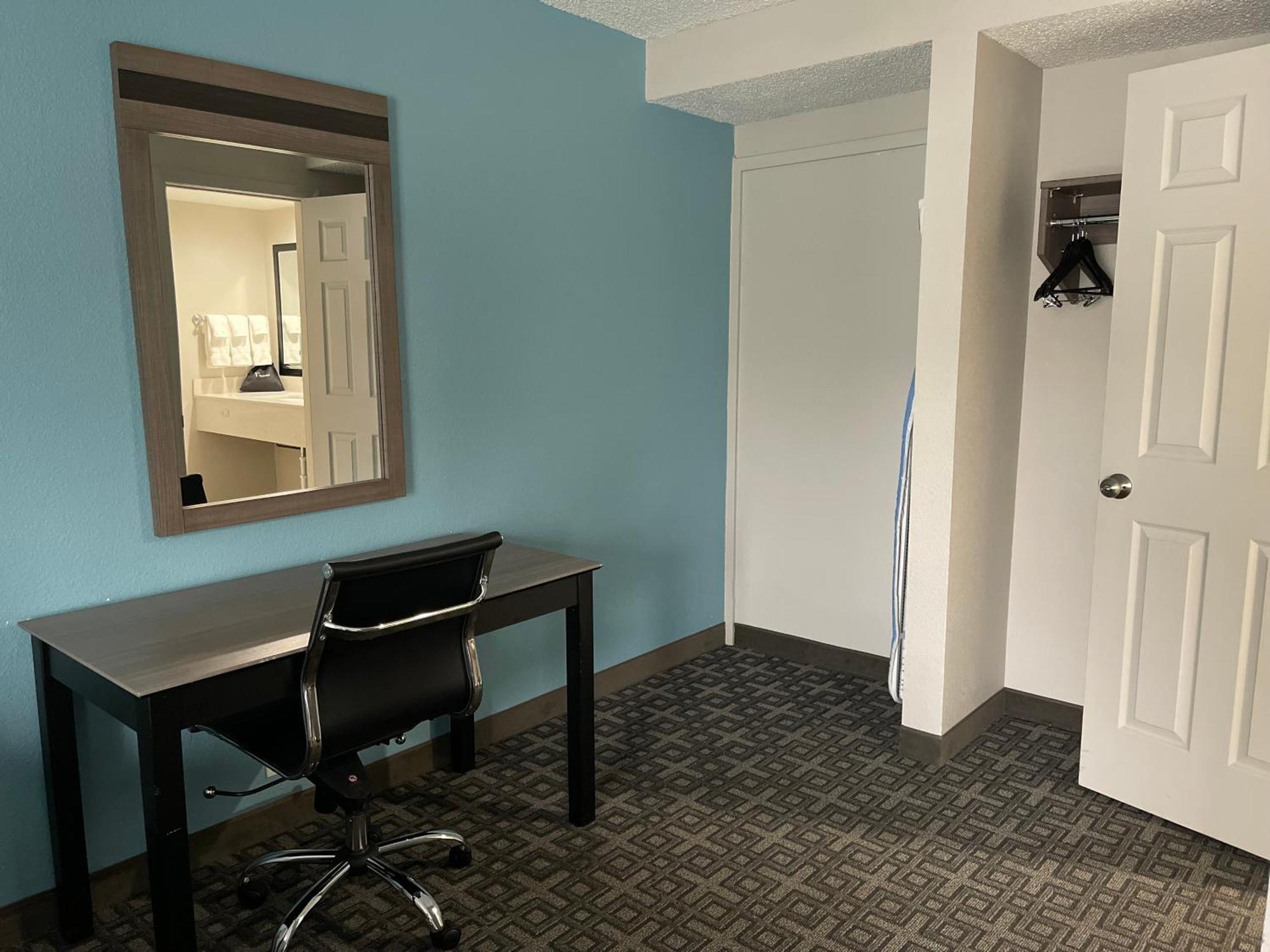 Hotel Days & By Wyndham 2*