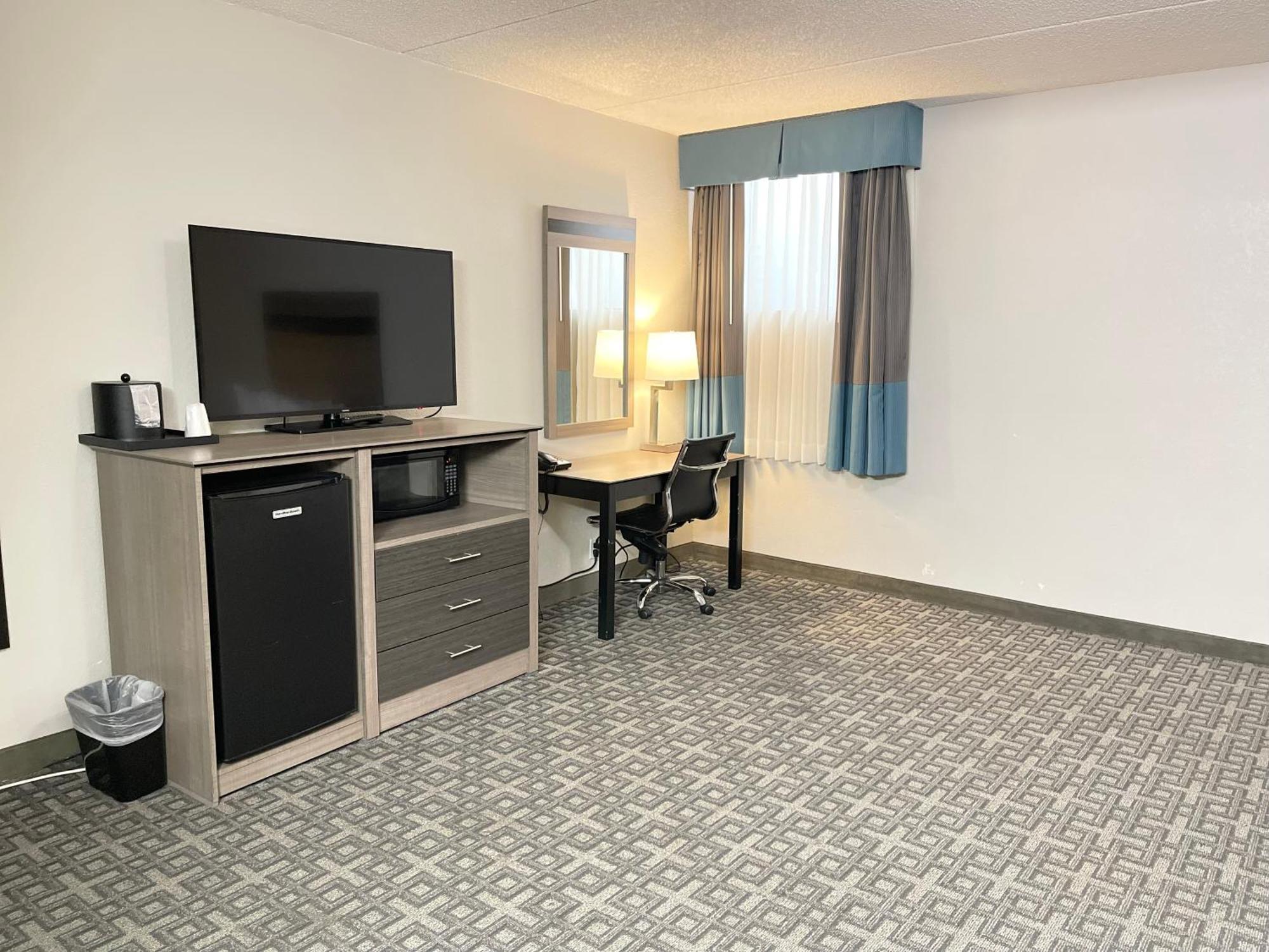 Days & By Wyndham Hotel Spokane
